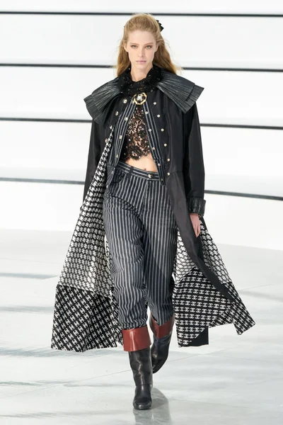 Look 22